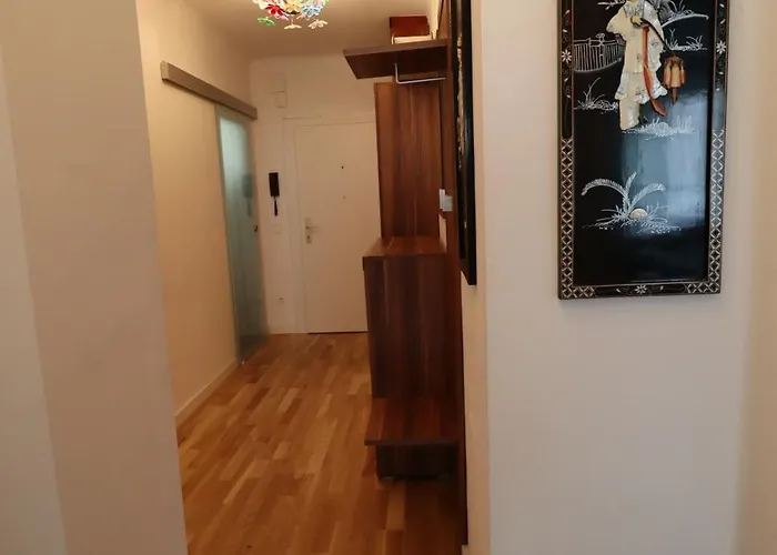Апартаменти Exclusive Serviced Flat On Taborstrasse