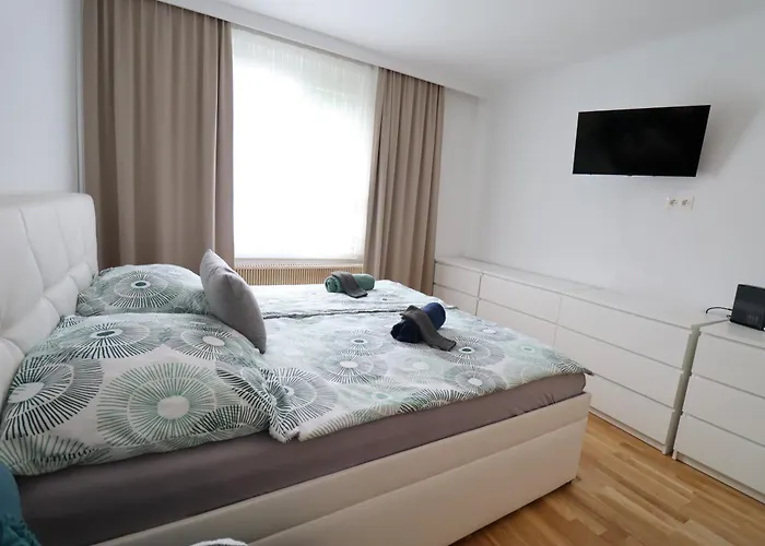 Апартаменти Exclusive Serviced Flat On Taborstrasse *