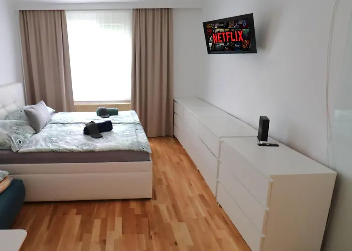 Exclusive Serviced Flat On Taborstrasse *